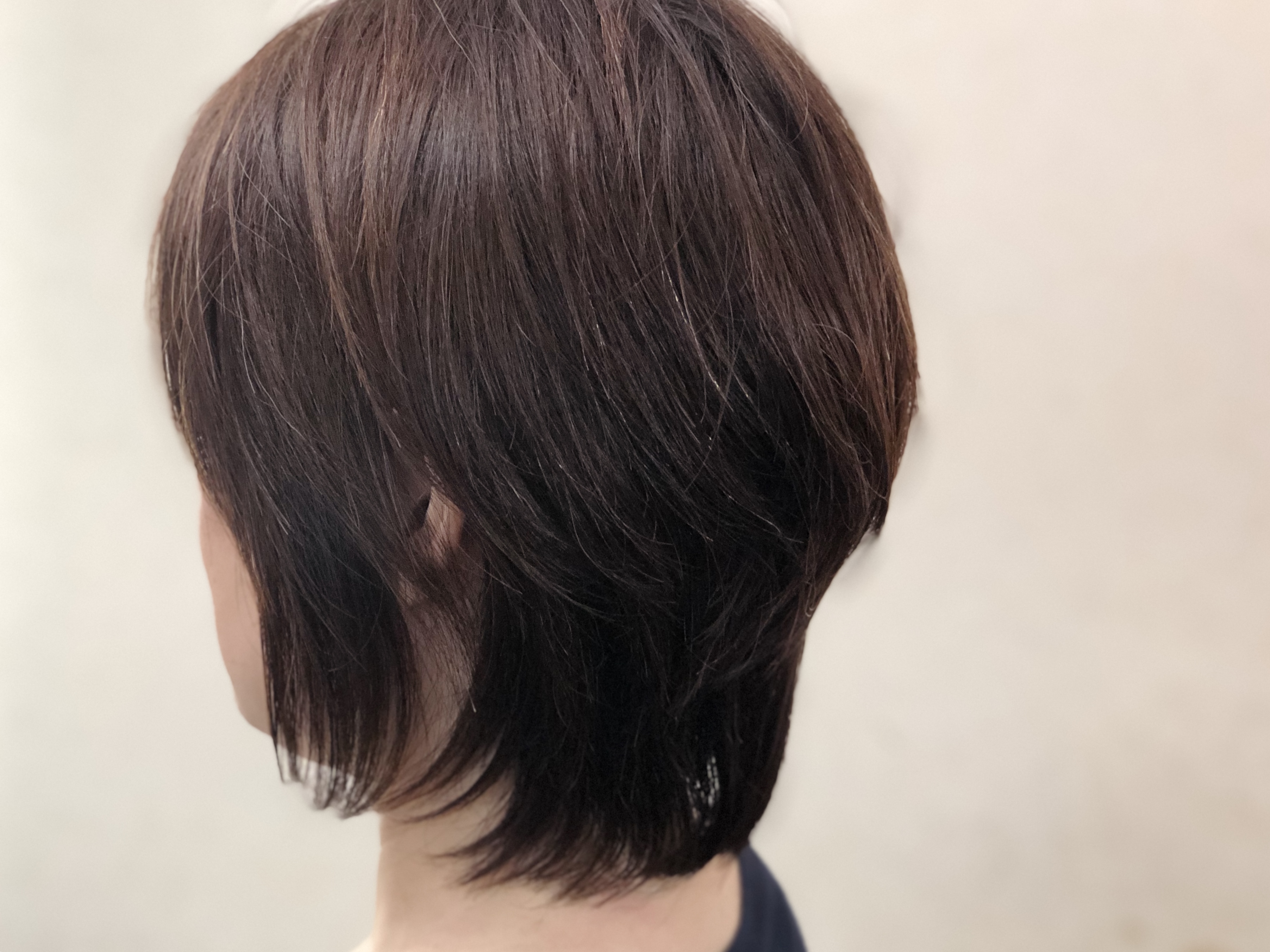 50代からの キュビズムカットヘアスタイル くせ毛ブローレスカット