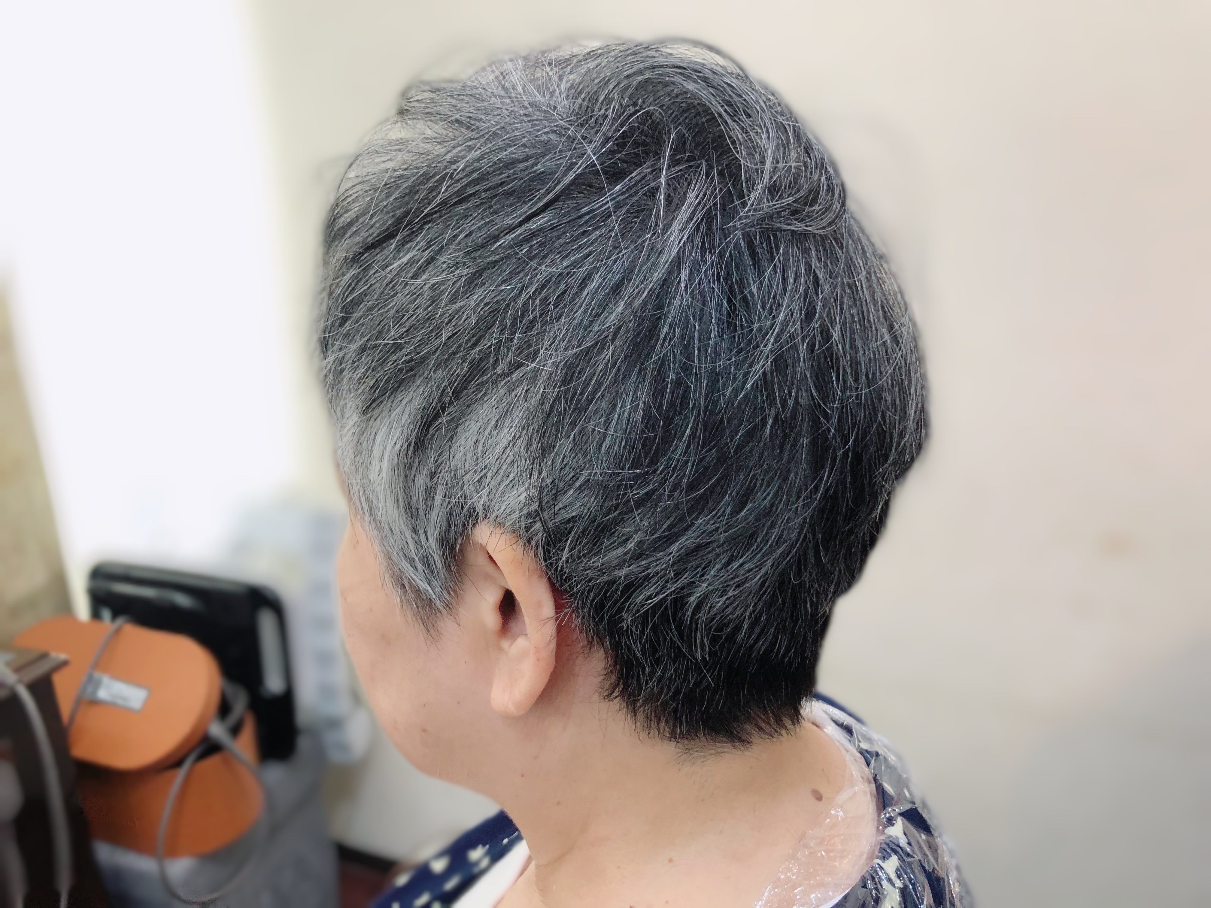 くせ毛をショートヘアにしたらどうなるねん・・・お手入れが簡単！くせ毛ロングからショート（動画）